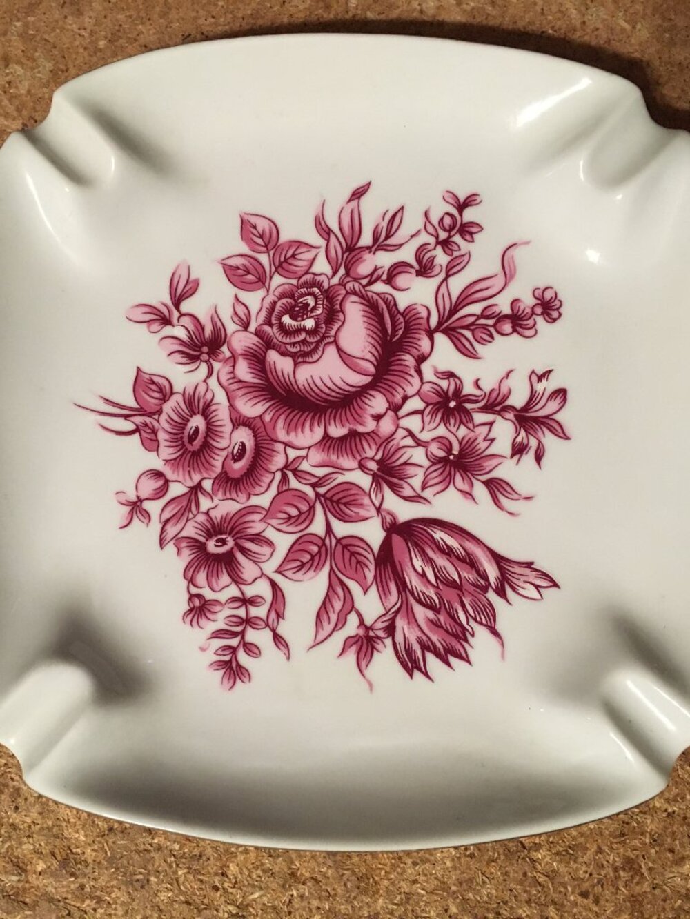 VINTAGE HOLLOHAZA HUNGARY 1831 PORCELAIN ASHTRAY RED FLOWERS HANDPAINTED